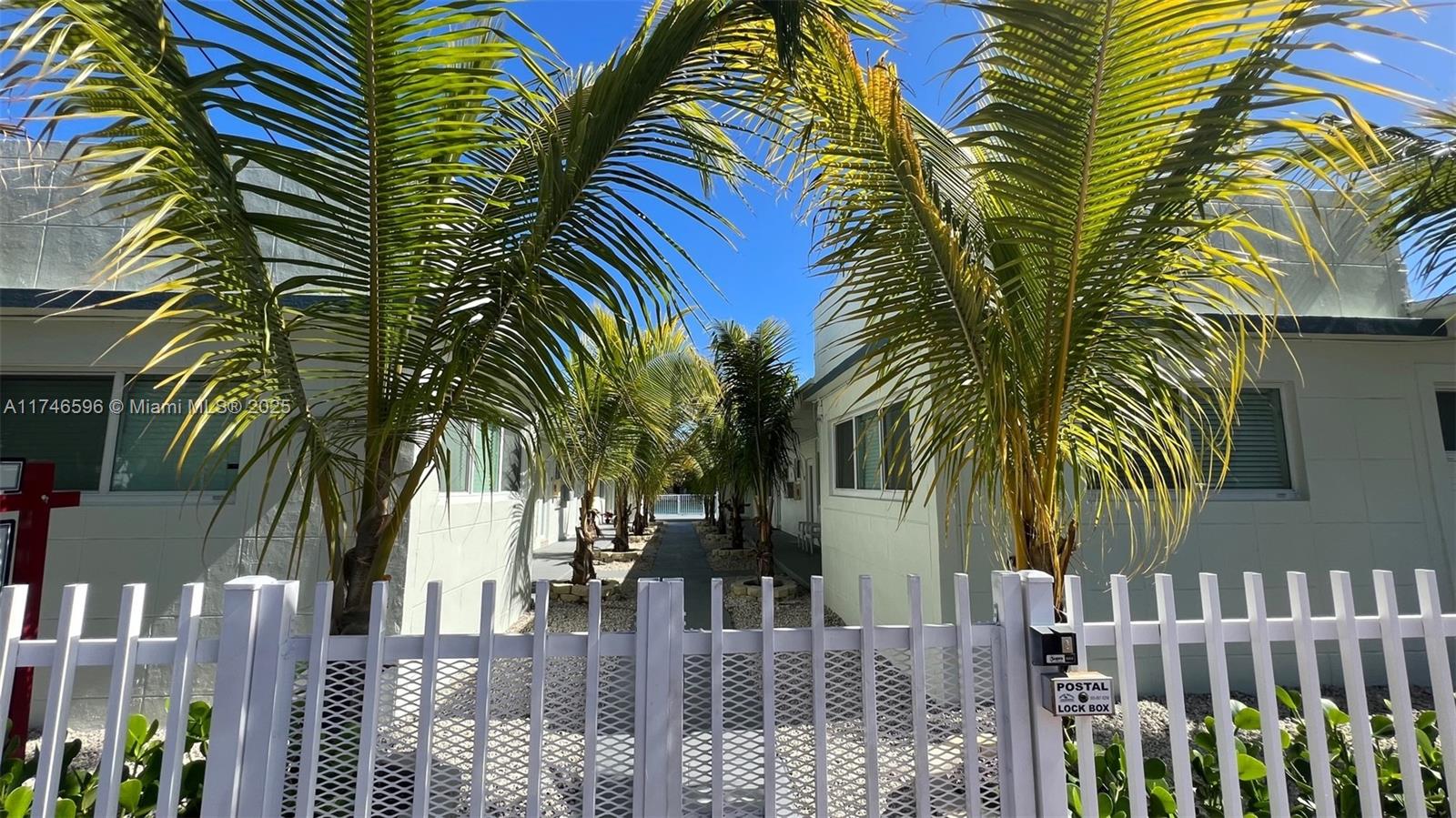 BISCAYNE BCH SUB - Residential Lease