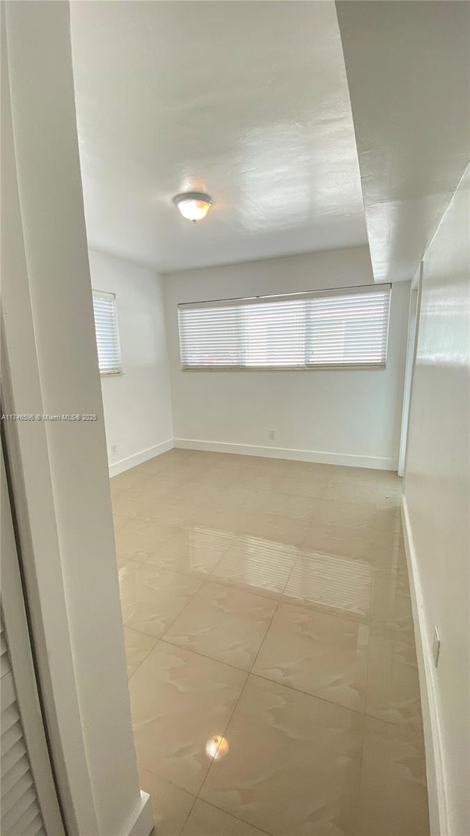 BISCAYNE BCH SUB - Residential Lease