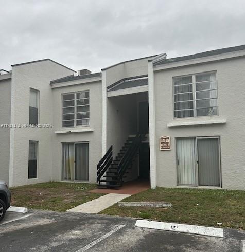 Fully remodeled unit great for investors or first time home buyer.
THIS UNIT IS FOR RENT MLS# A11947254 ALSO