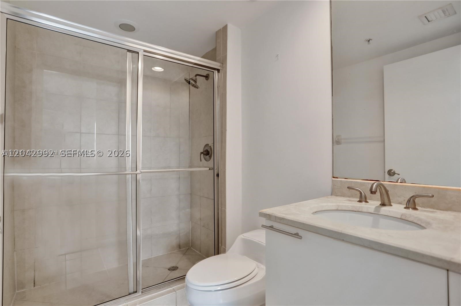 THE OAKS I CONDO - Residential Lease