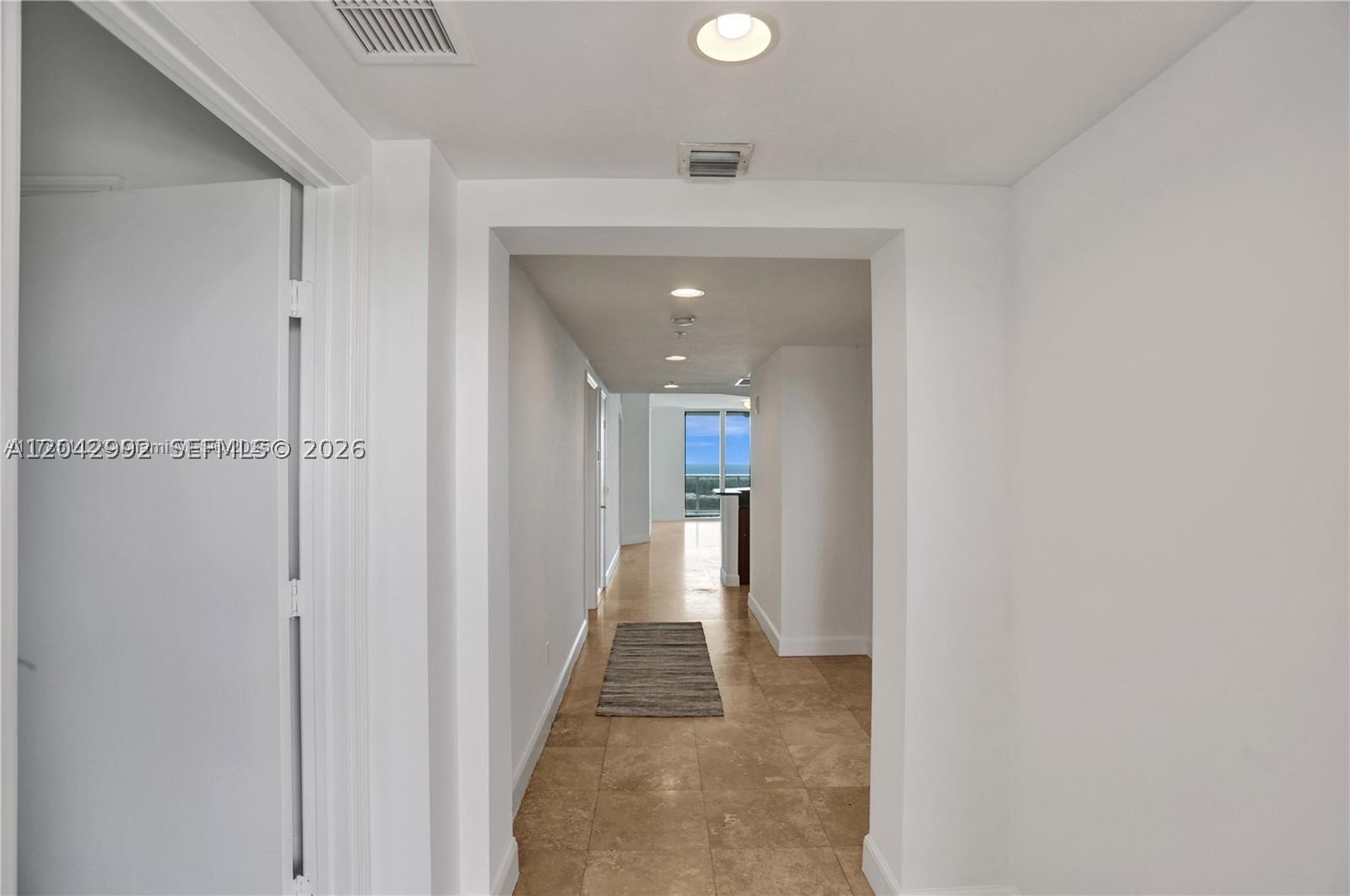THE OAKS I CONDO - Residential Lease