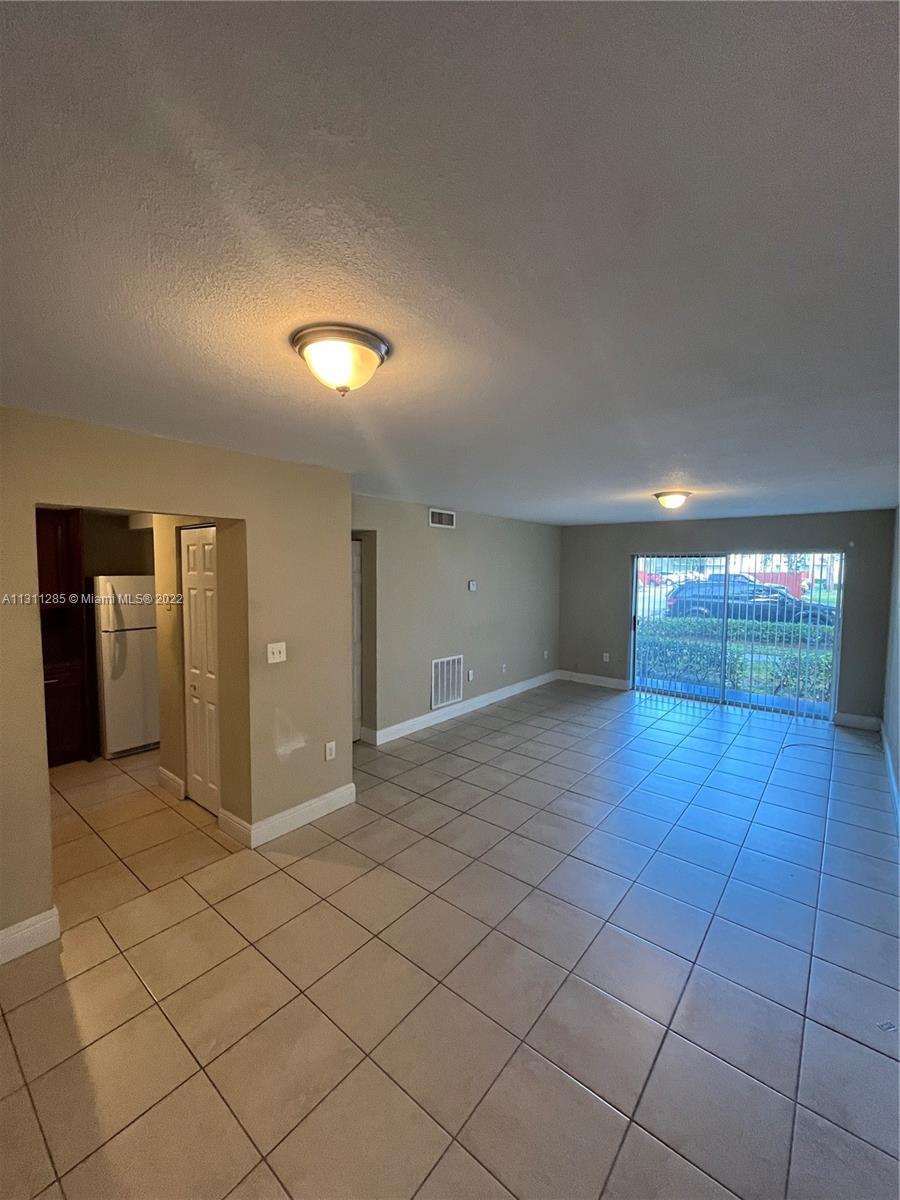 CLEAR LAKE PALMS CONDO - Residential Lease