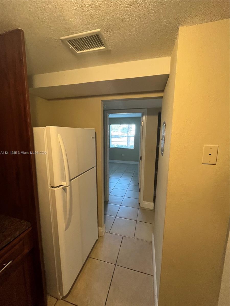CLEAR LAKE PALMS CONDO - Residential Lease