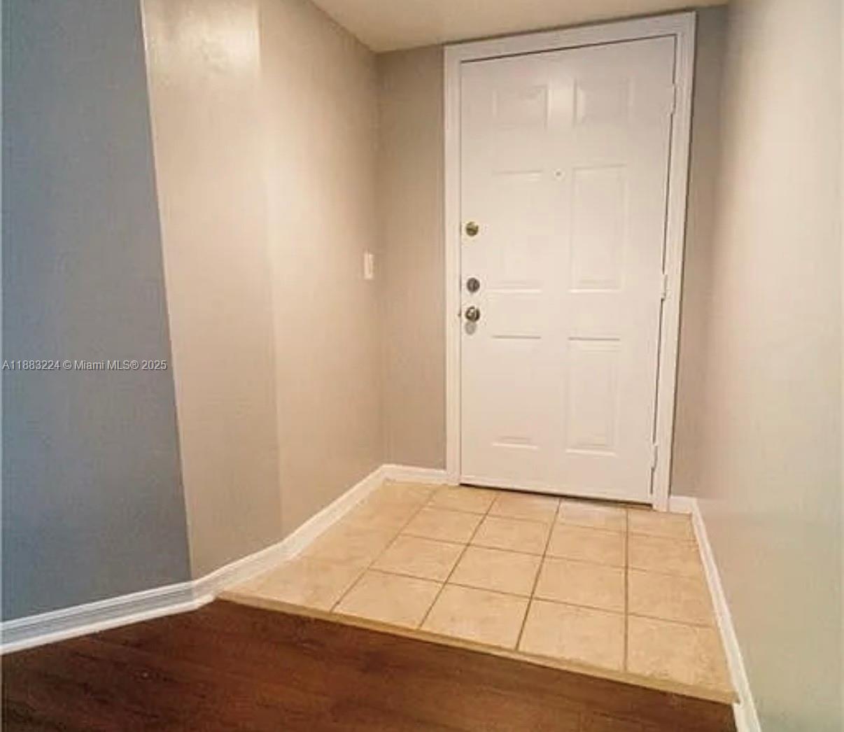 GREAT OPPORTUNITY TO BUY THIS GORGEOUS 3/2 CONDO-TOWNHOUSE IN EXCELLENT CONDITION, EXCELLENT OPPORTUNITY FOR INVESTMENT RENTED FOR $2,450 A MONTH, REMODELED IN THE LAST FEW YEARS WITH NEW KITCHEN CABINETS, NEW FLOORS AND MORE, WOOD TYPE FLOOR, WOULDN'T LAST. EXCELLENT LOCATION, BLOCKS FROM EXPRESSWAY, BLOCKS FROM MALLS AND SHOPPING CENTERS