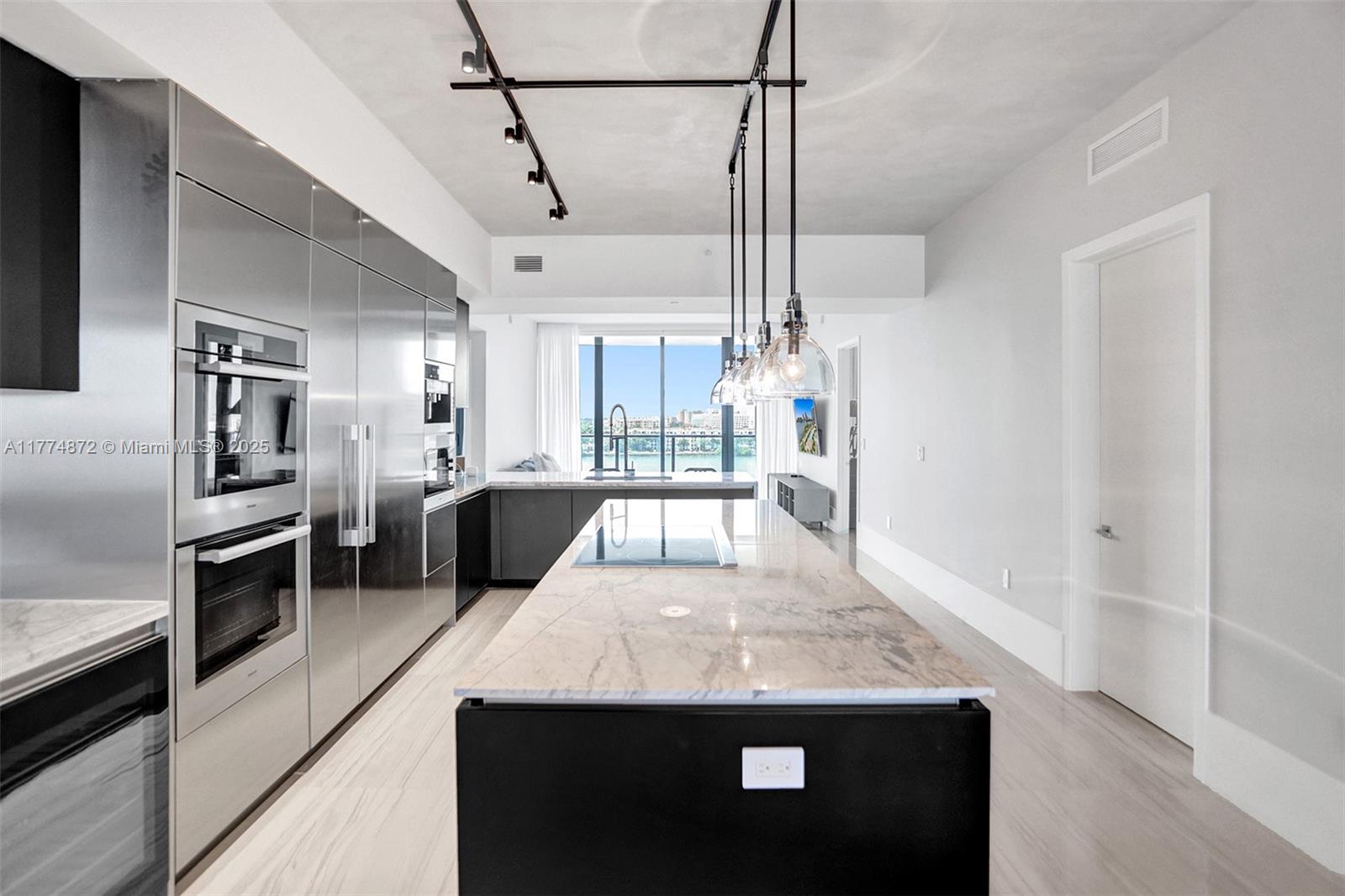 PRIVE CONDO - Residential Lease