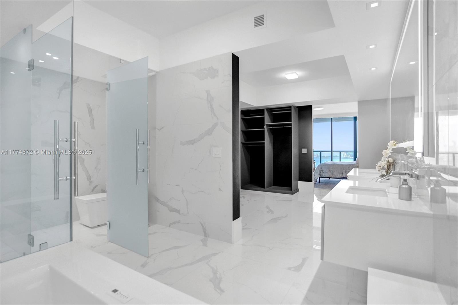 PRIVE CONDO - Residential Lease
