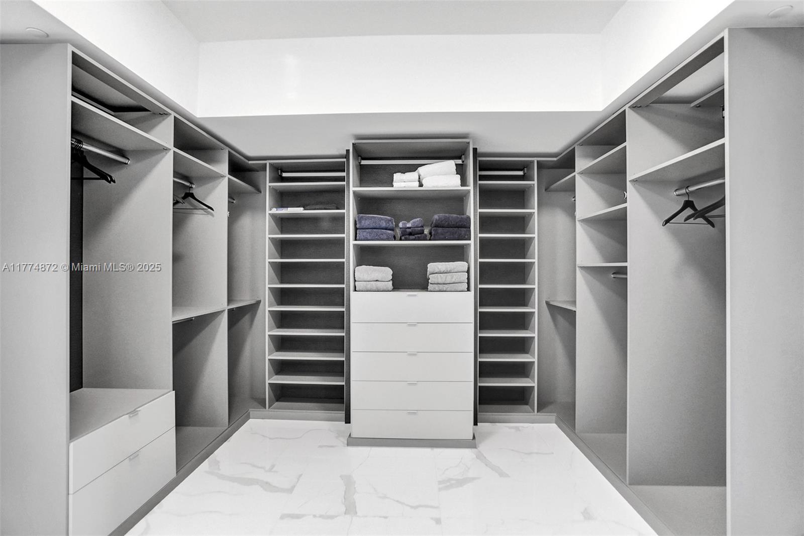 PRIVE CONDO - Residential Lease