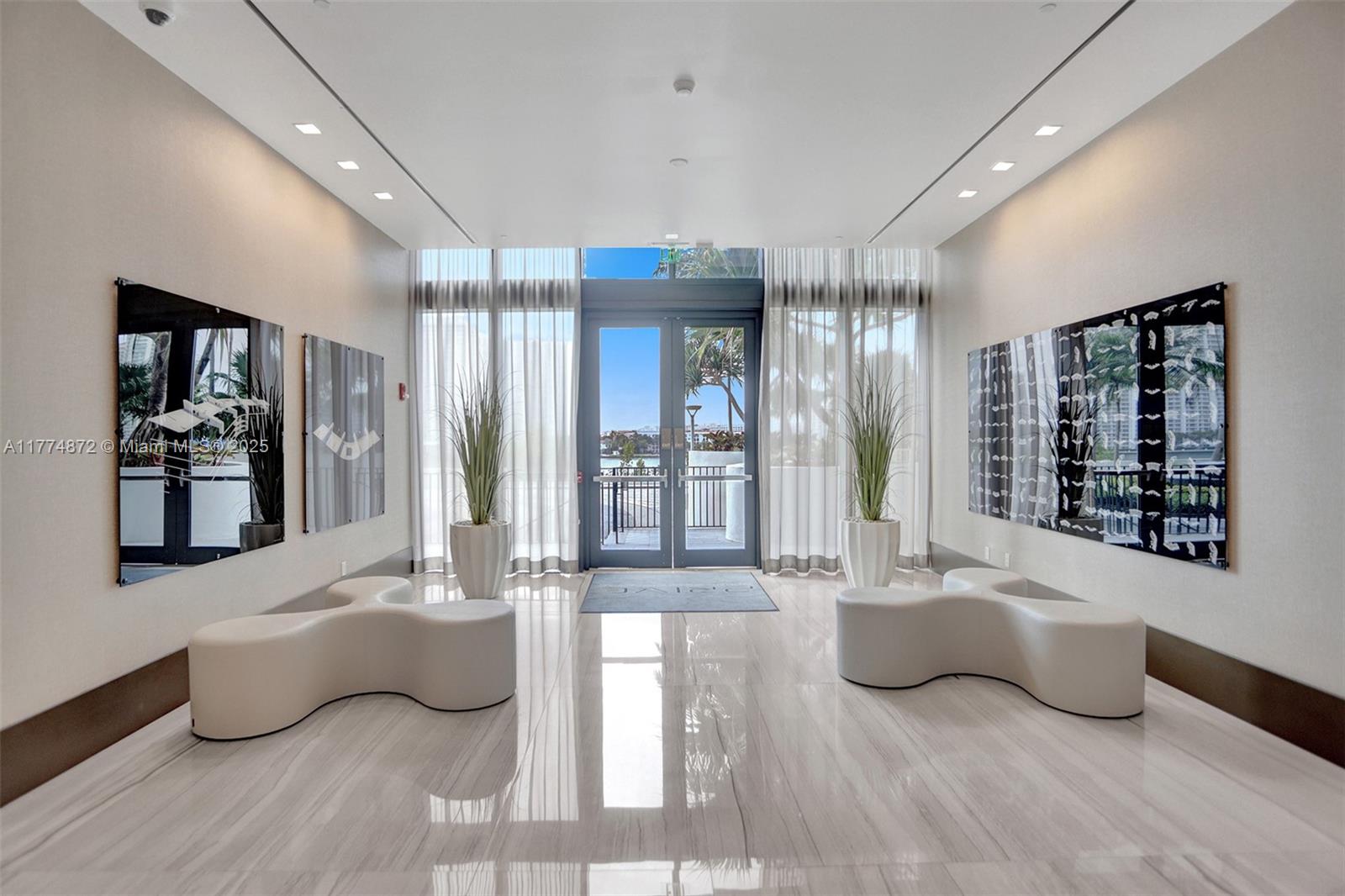 PRIVE CONDO - Residential Lease