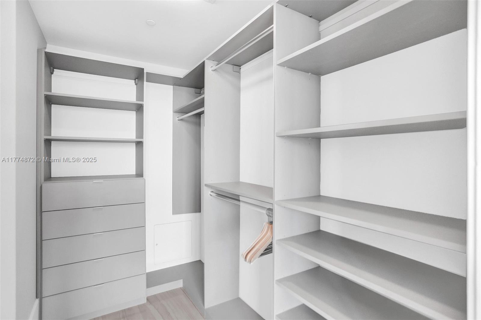 PRIVE CONDO - Residential Lease
