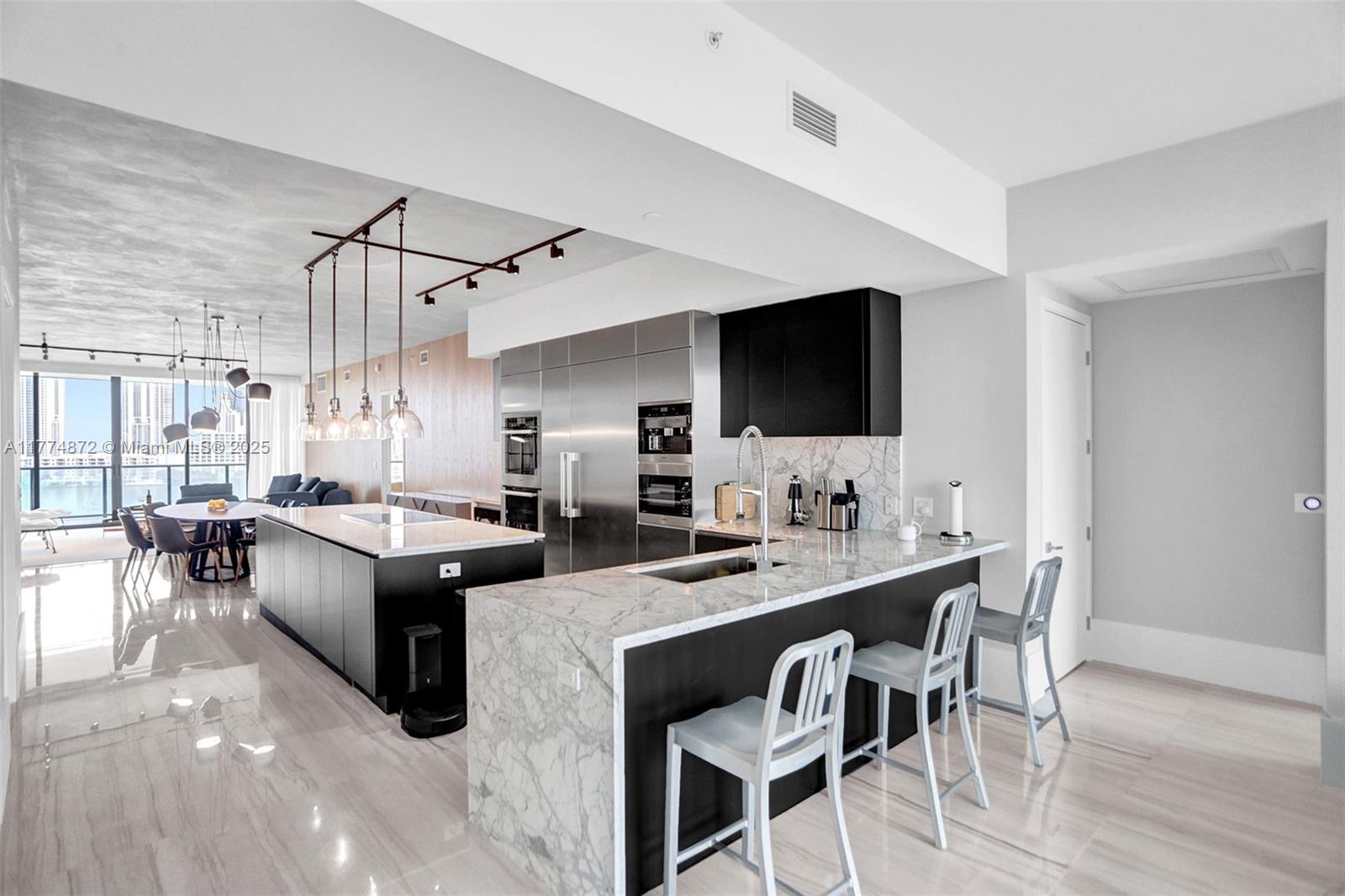 PRIVE CONDO - Residential Lease