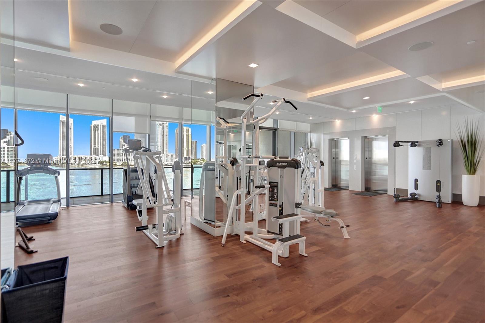 PRIVE CONDO - Residential Lease