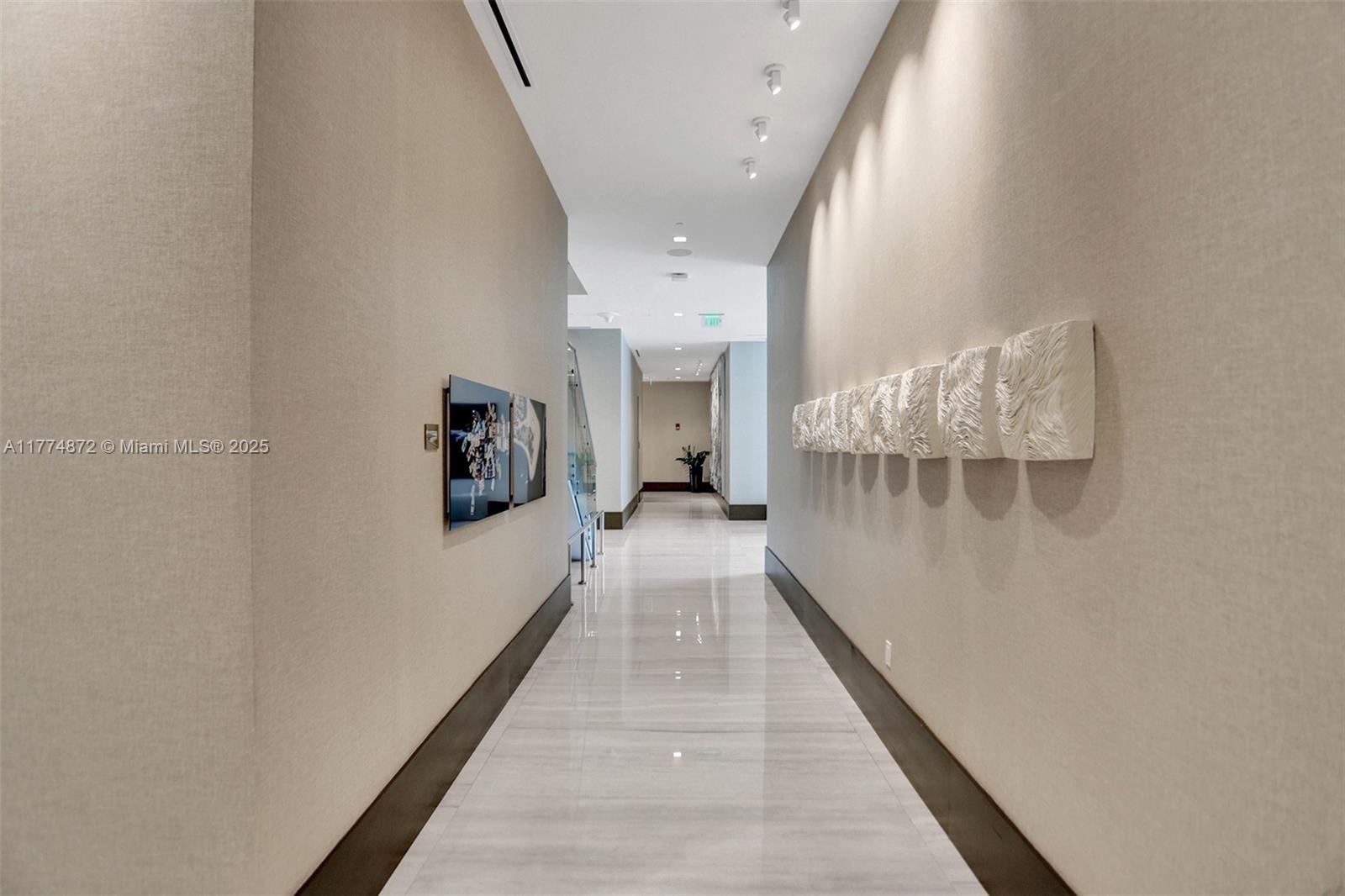 PRIVE CONDO - Residential Lease