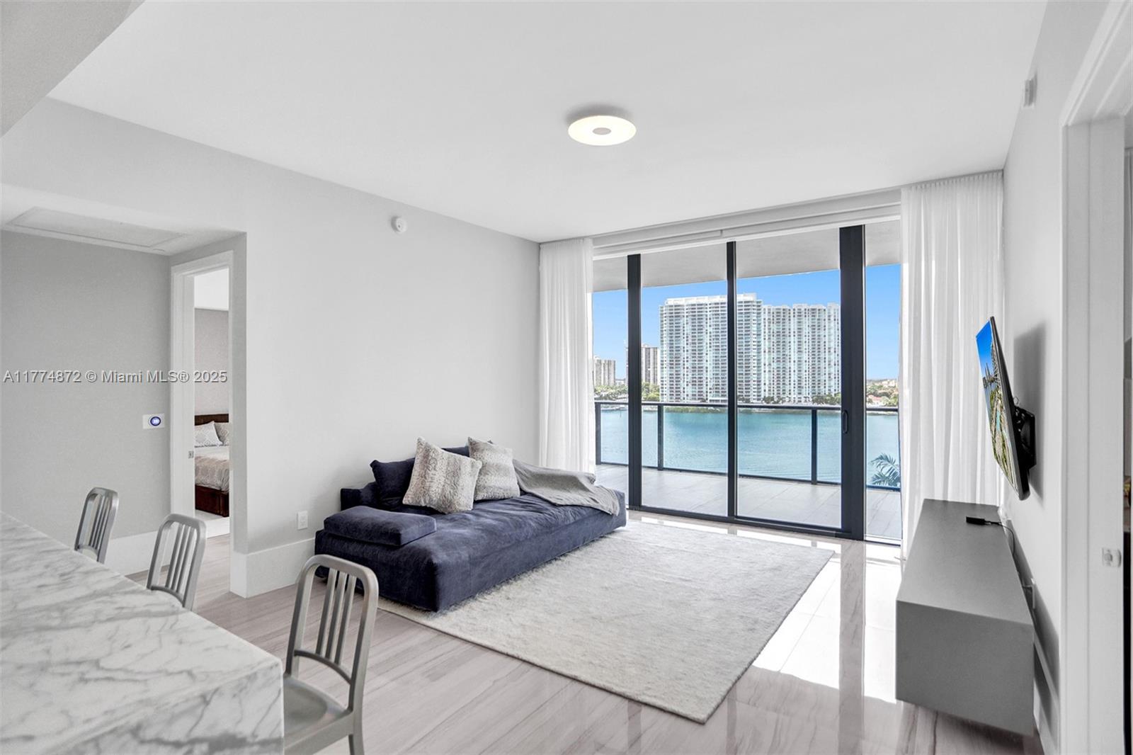 PRIVE CONDO - Residential Lease