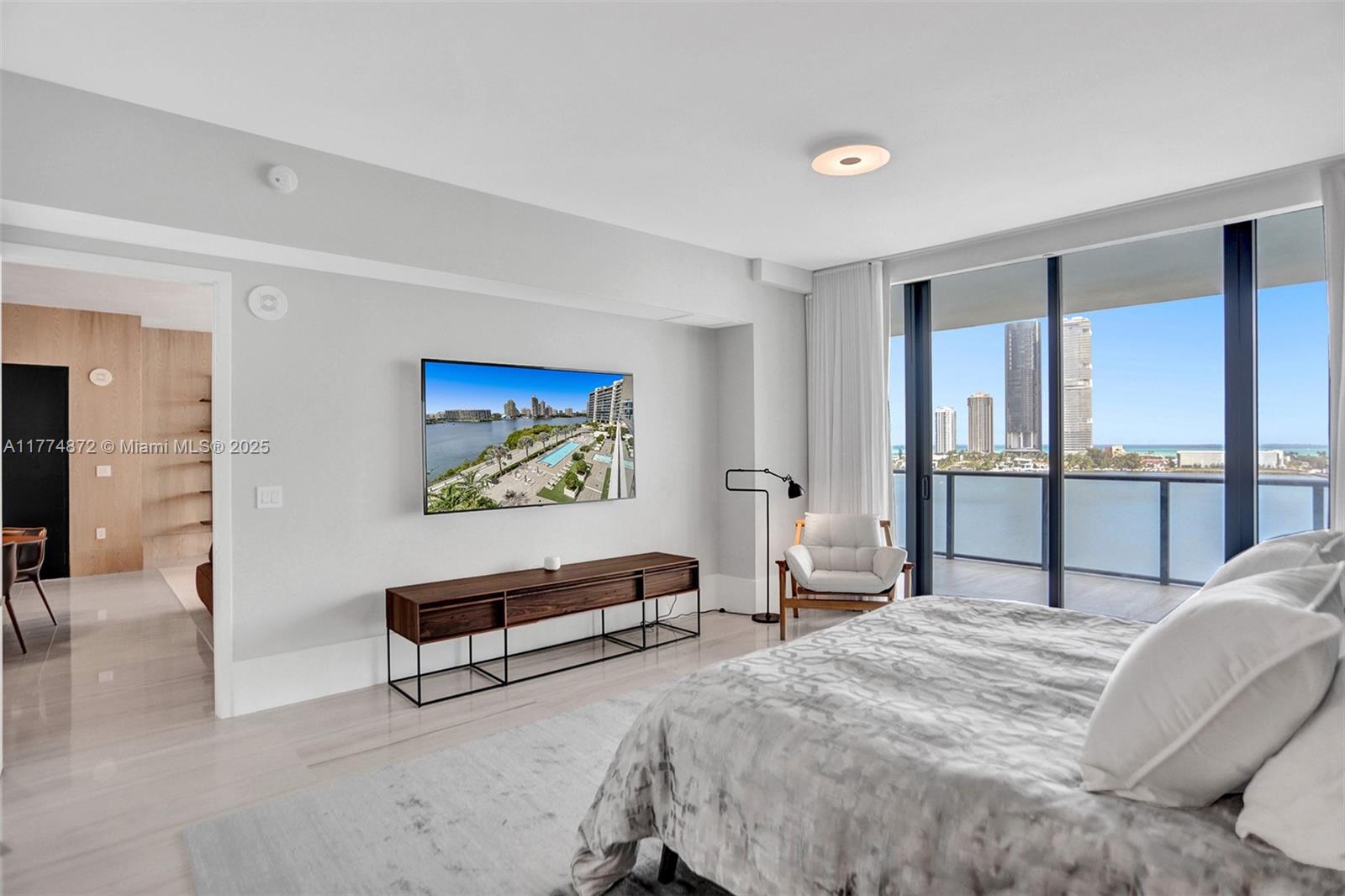 PRIVE CONDO - Residential Lease