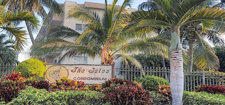 Beautiful and bright 2 bedroom, 2 bath condo featuring a spacious layout and an updated kitchen. This home offers comfortable living with plenty of natural light and a functional floor plan. Located in the heart of Sunny Isles Beach, just steps from everyday conveniences. Walking distance to the beach, Publix supermarket, restaurants, cafés, and retail shops. Enjoy the perfect blend of comfort, convenience, and coastal living.