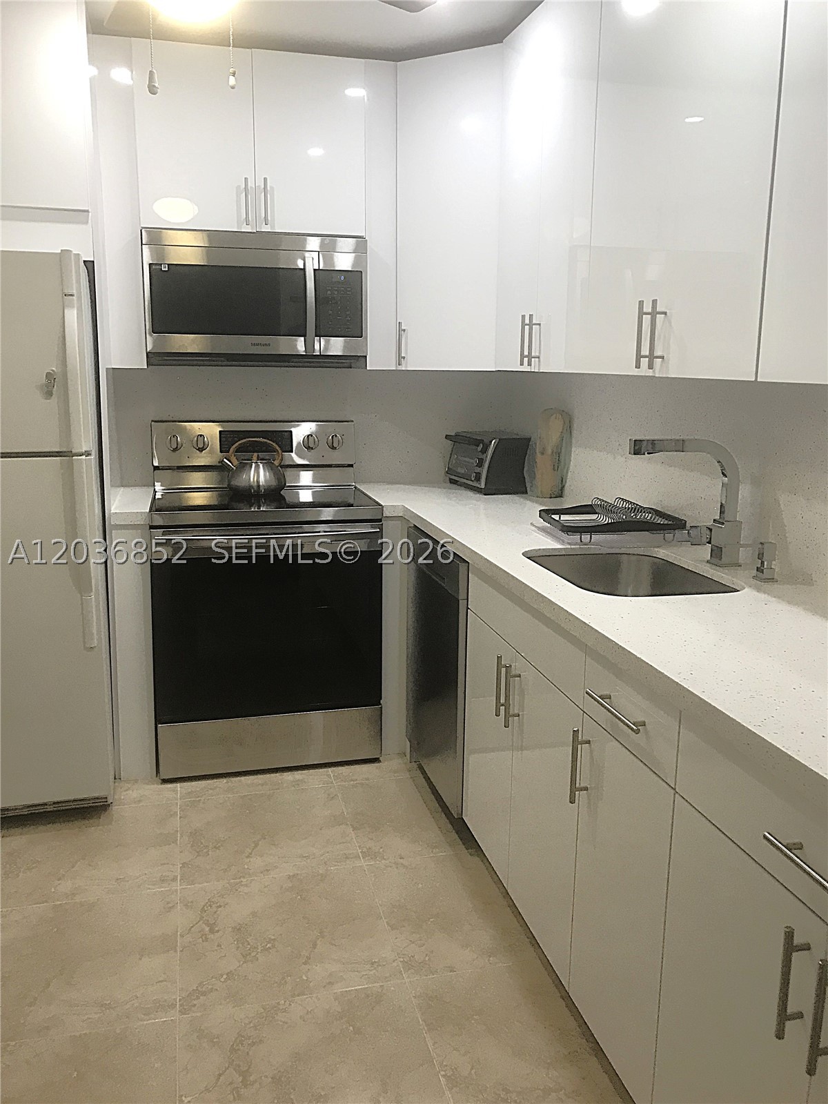 THE ISLES CONDO - Residential Lease