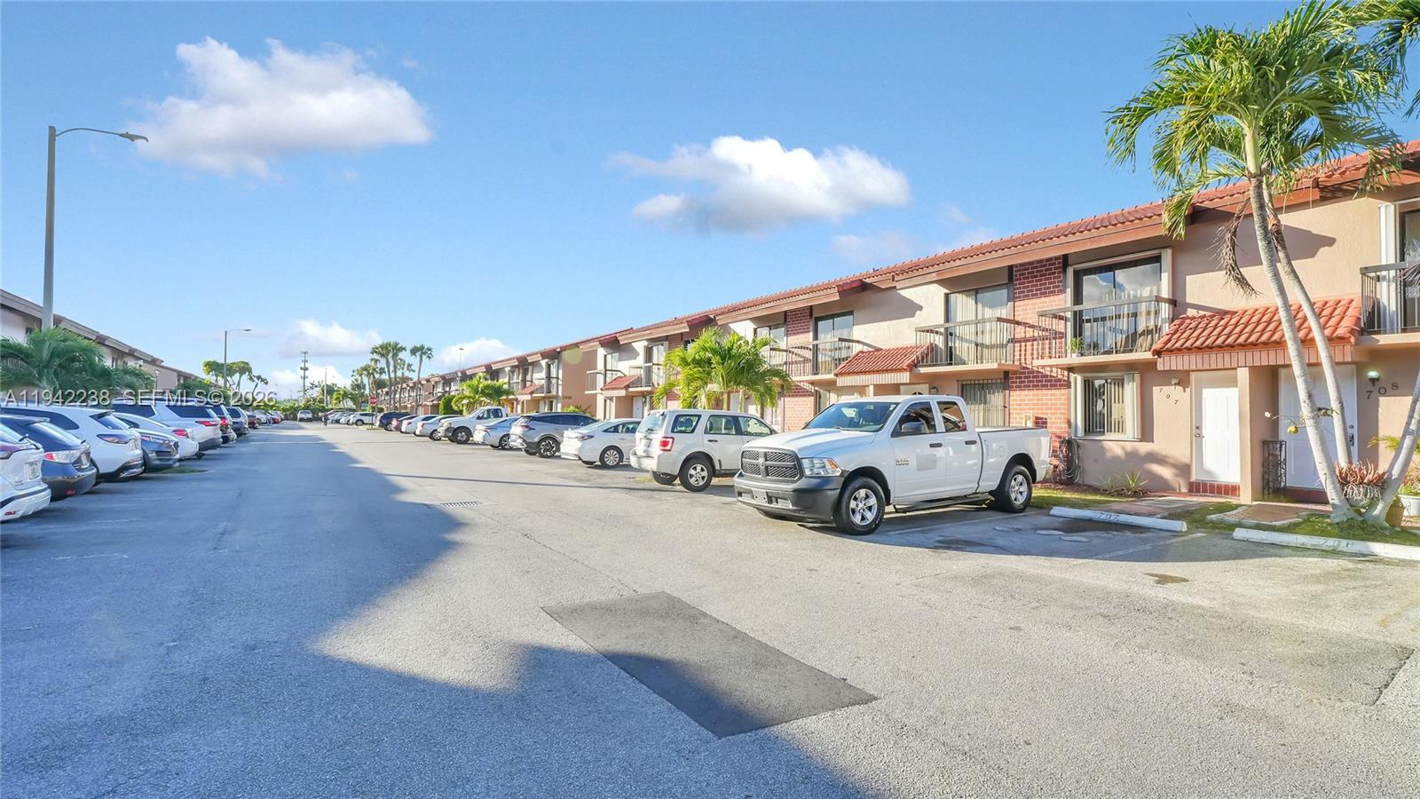 VILLAS UNIVERSITY SQUARE - Residential Lease