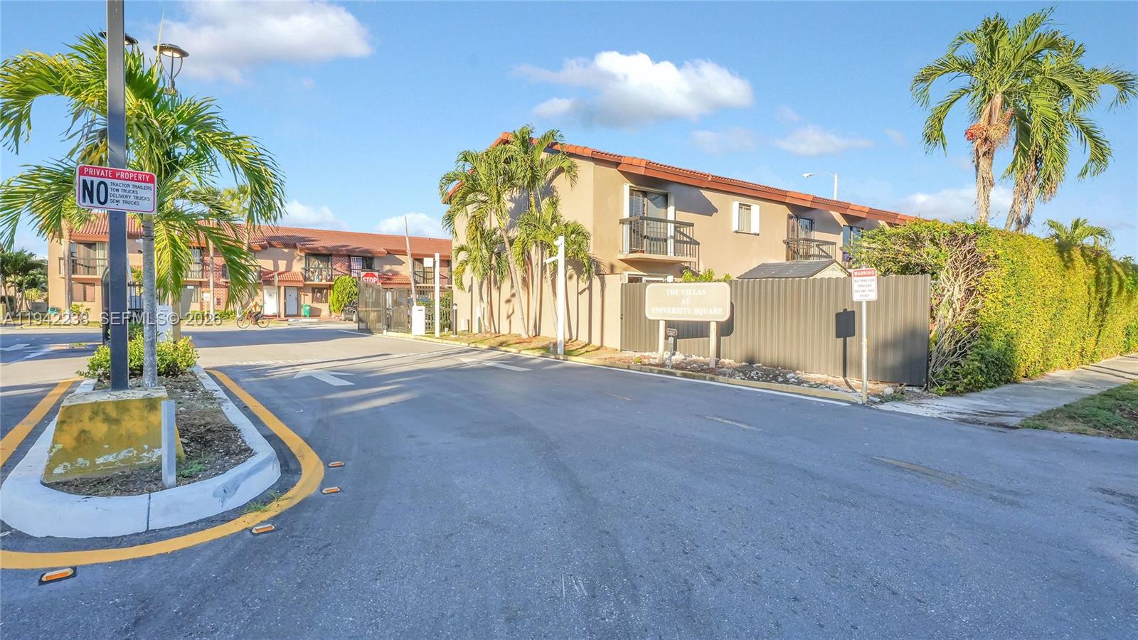VILLAS UNIVERSITY SQUARE - Residential Lease