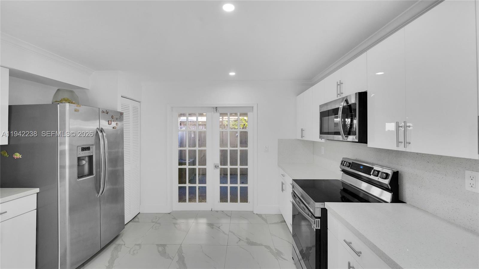 VILLAS UNIVERSITY SQUARE - Residential Lease