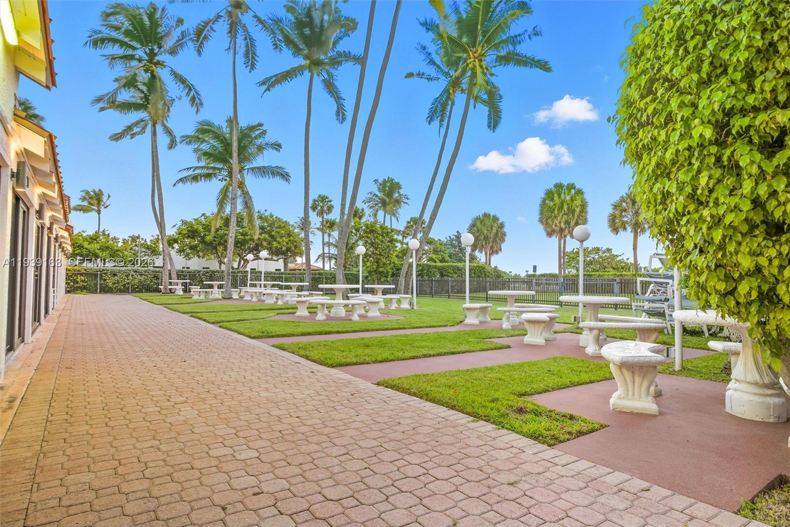 CLUB ATLANTIS CONDO - Residential