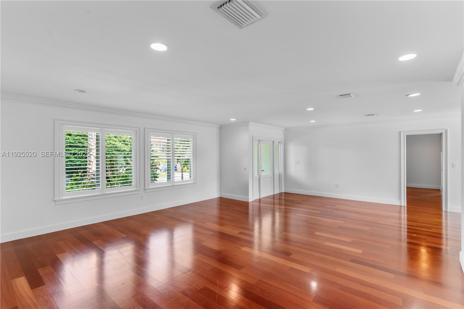 SUNRISE HARBOUR REV PL - Residential