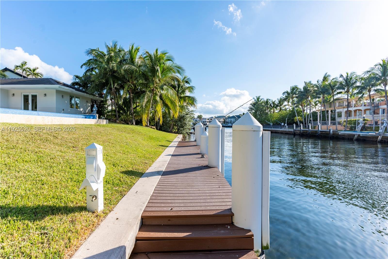 SUNRISE HARBOUR REV PL - Residential
