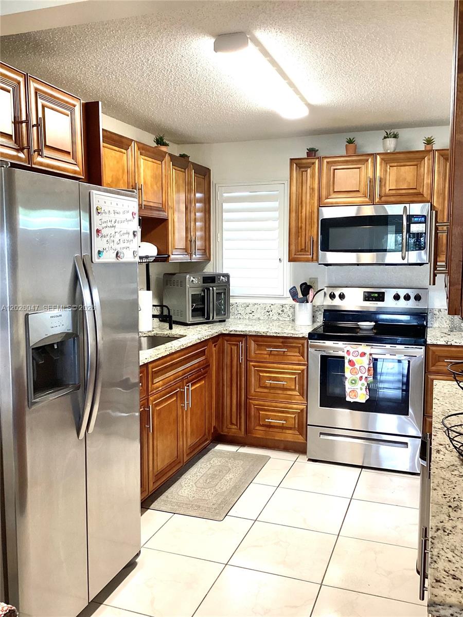 HOLLYBROOK GOLF AND - Residential