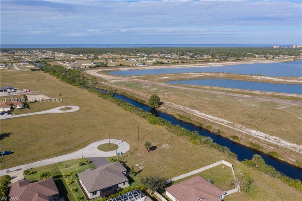 CAPE CORAL - Land
