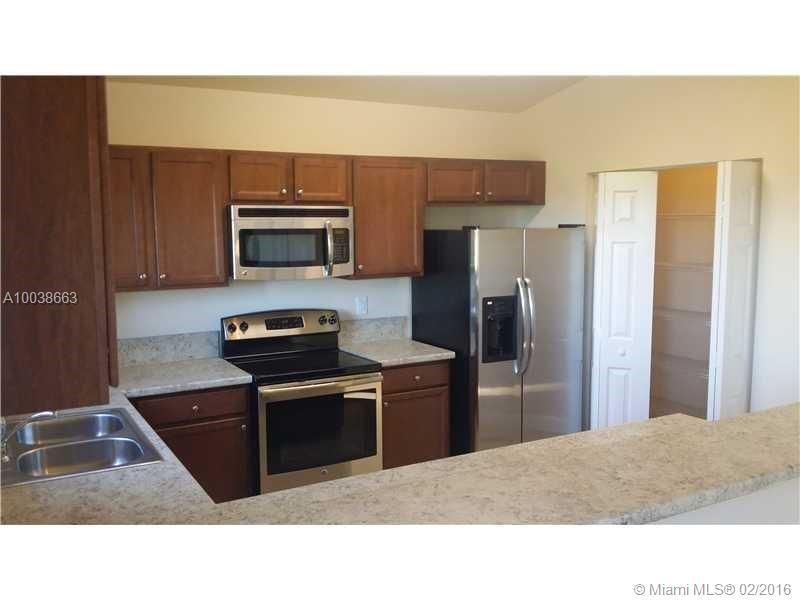 The Courts At Bayshore II - Residential Lease
