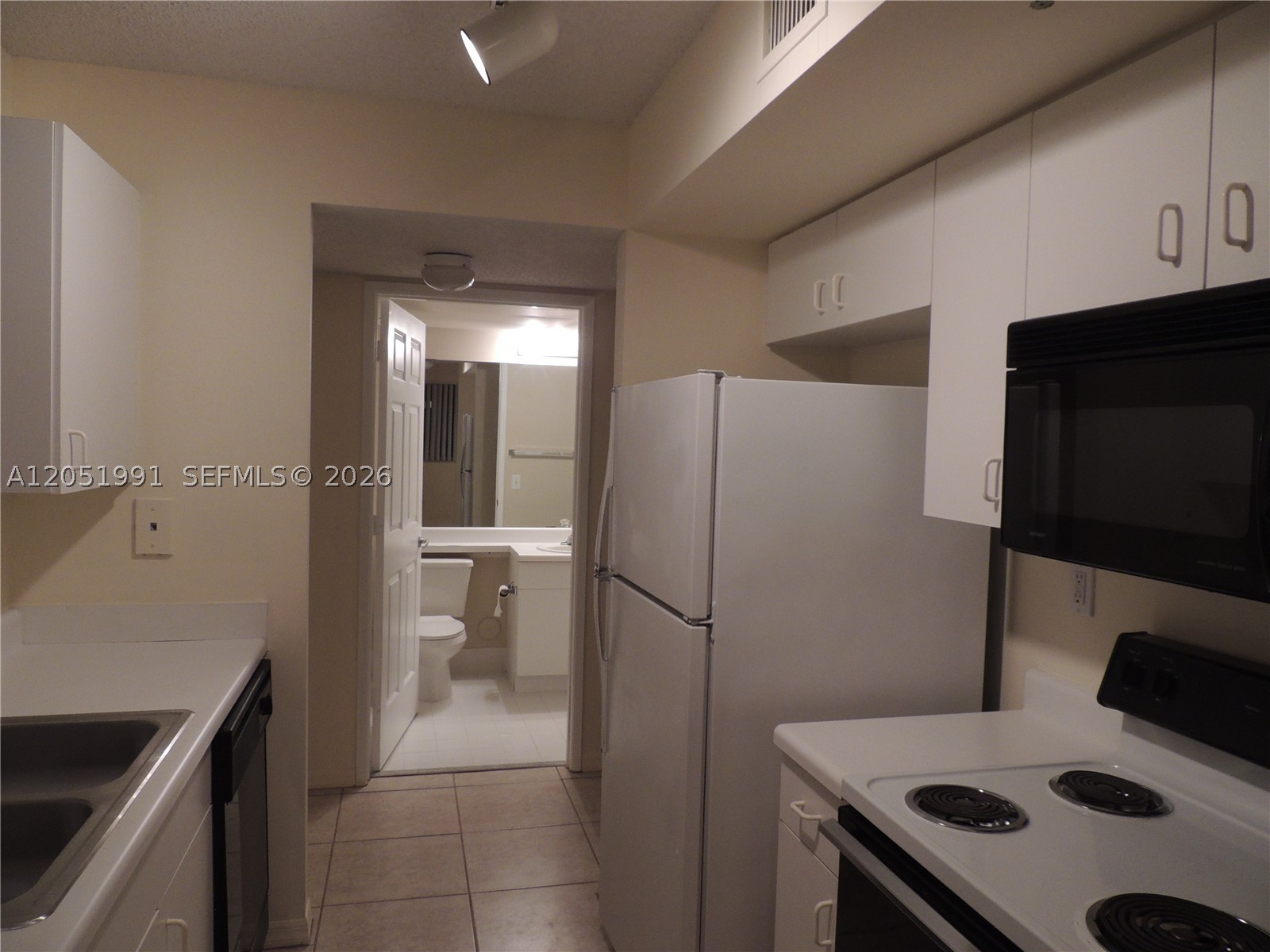 ROYAL GRAND CONDO - Residential