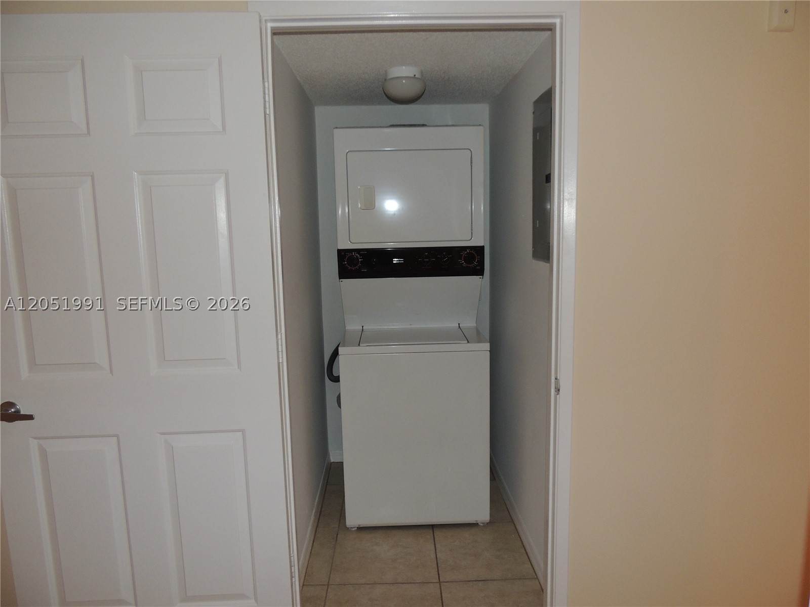 ROYAL GRAND CONDO - Residential