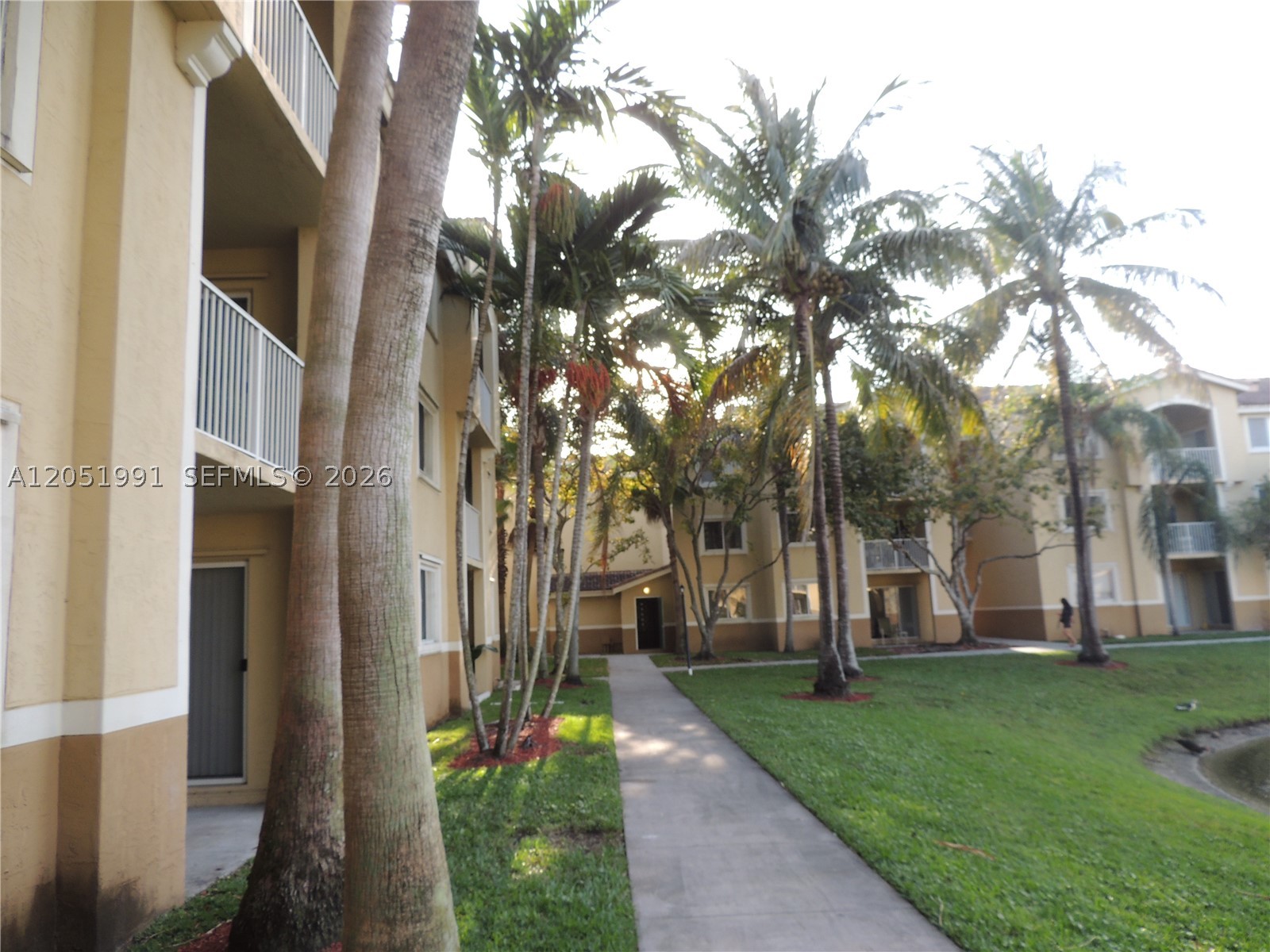 ROYAL GRAND CONDO - Residential