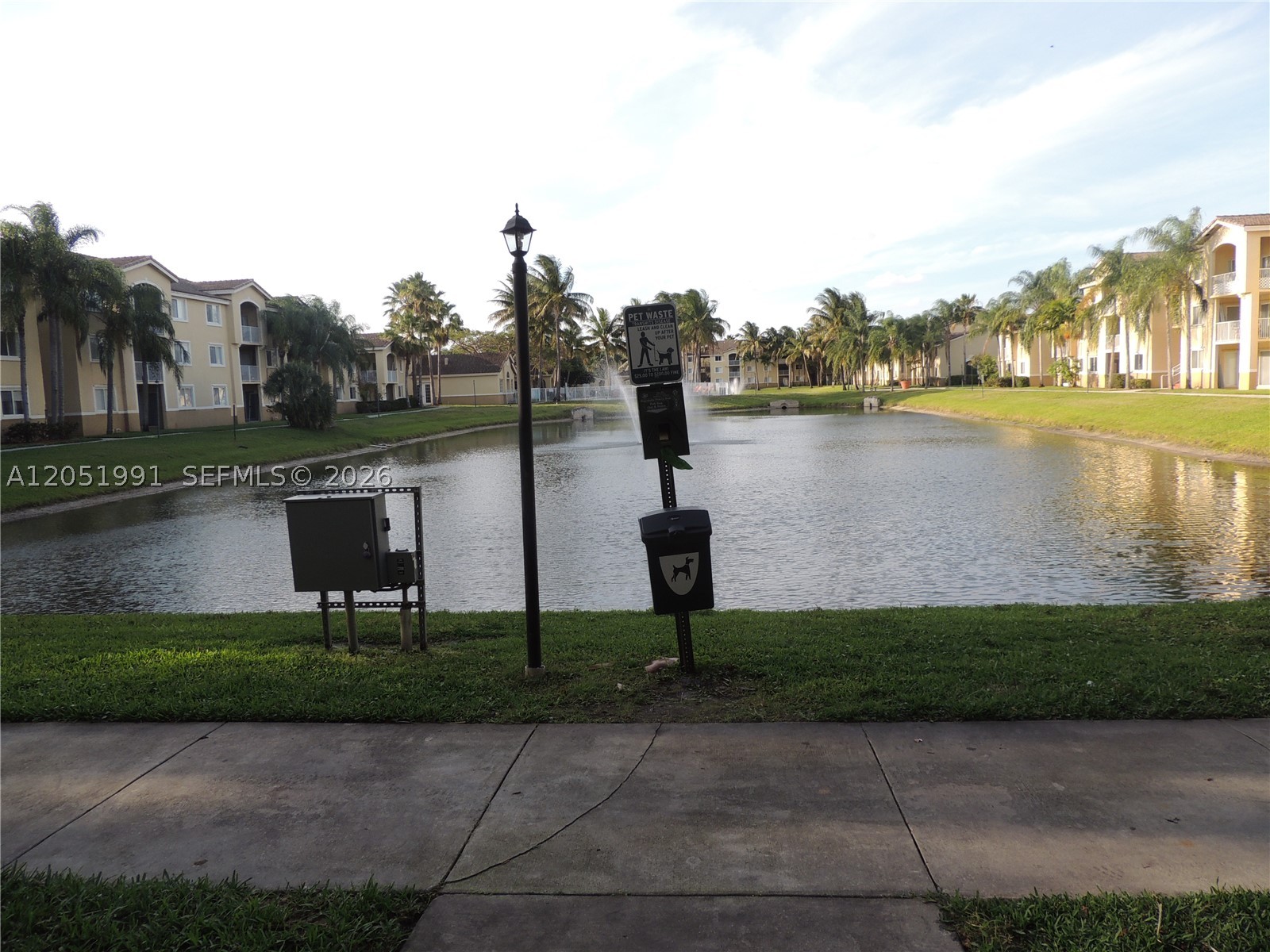 Charming 1-bedroom apartment near Nova Southeastern University.
Bright and inviting 1/1 ideally located just minutes from Nova University, in the heart of Davie.
Unit is perfect for students, faculty medical professionals or anyone seeking a convenient south florida style. Great lay-out, generous closet space, central AC and 3 parking spaces assigned to this unit. Amenities include swimming pool, fitness center, tennis courts etc.
Great investment opportunity, call listing agent today.
