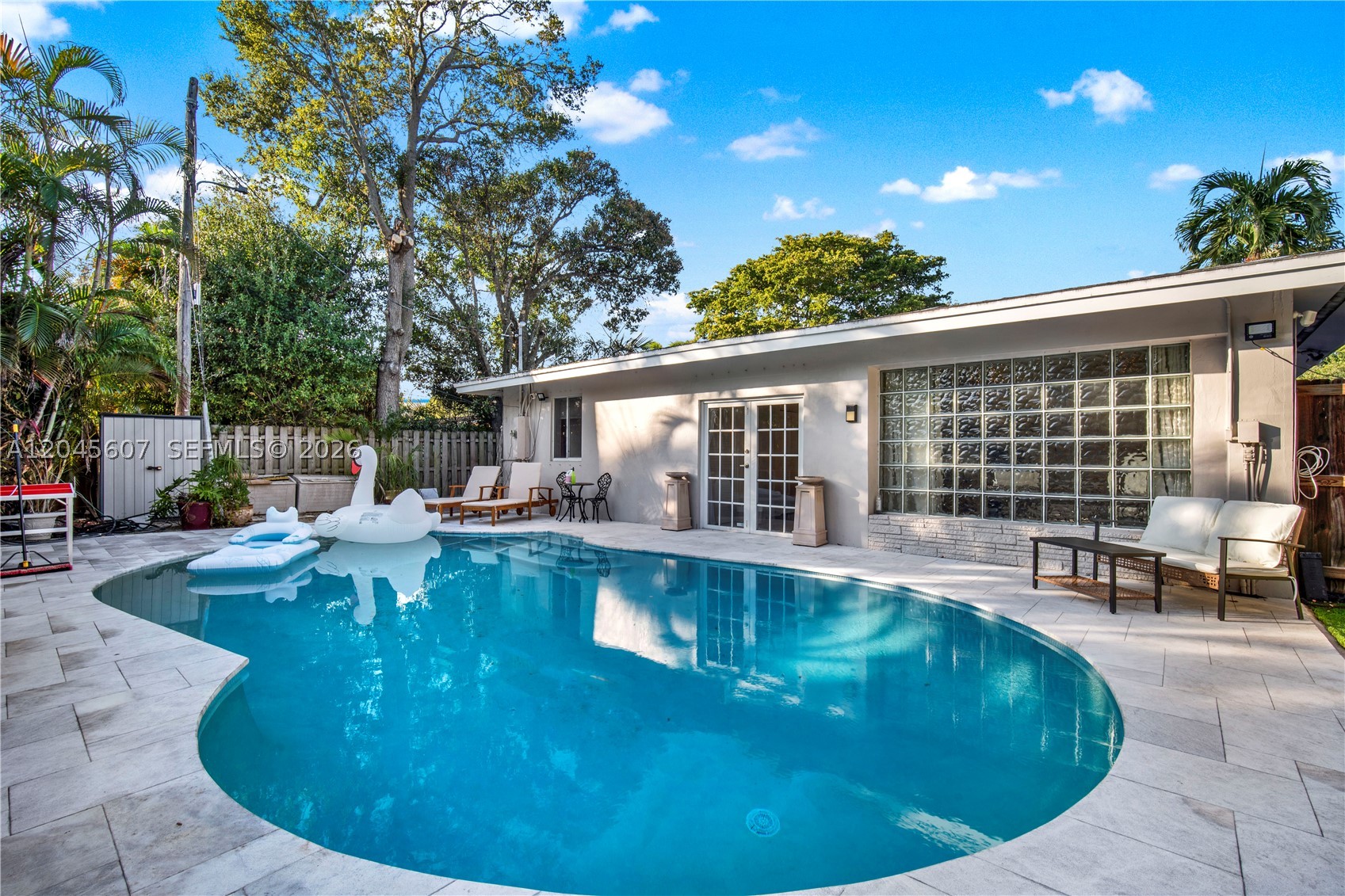 SHERWOOD FOREST - Residential