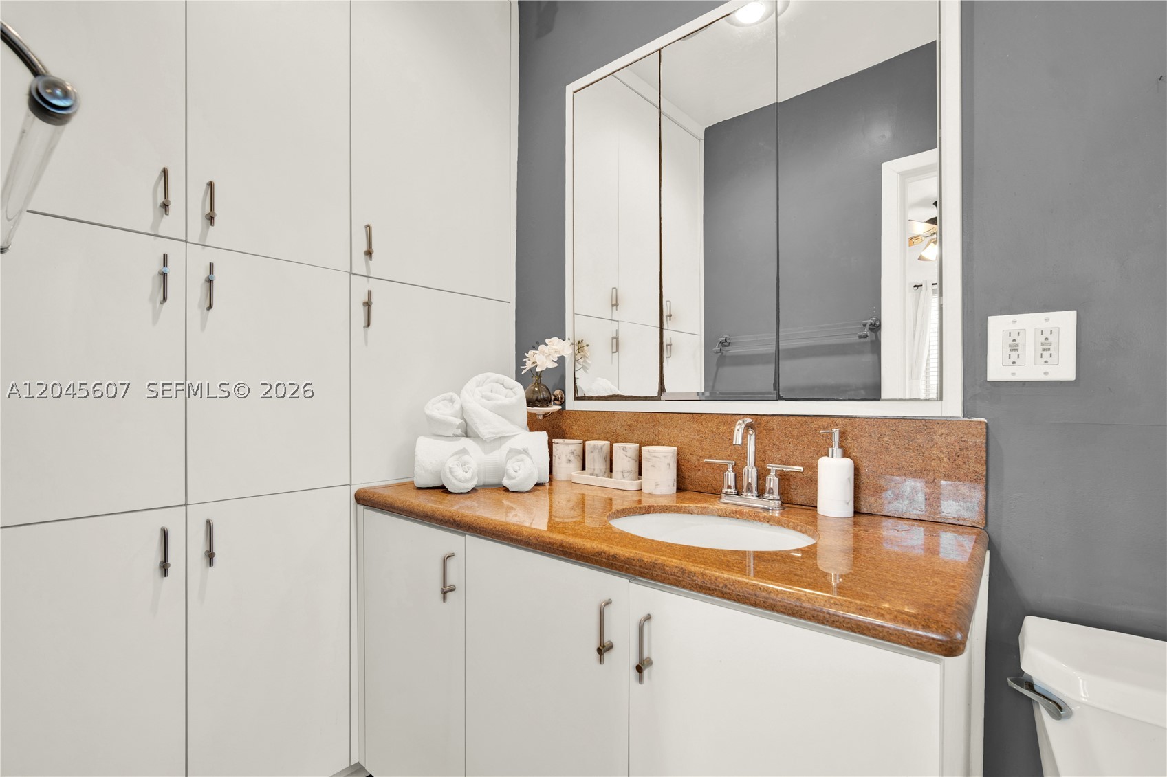 SHERWOOD FOREST - Residential