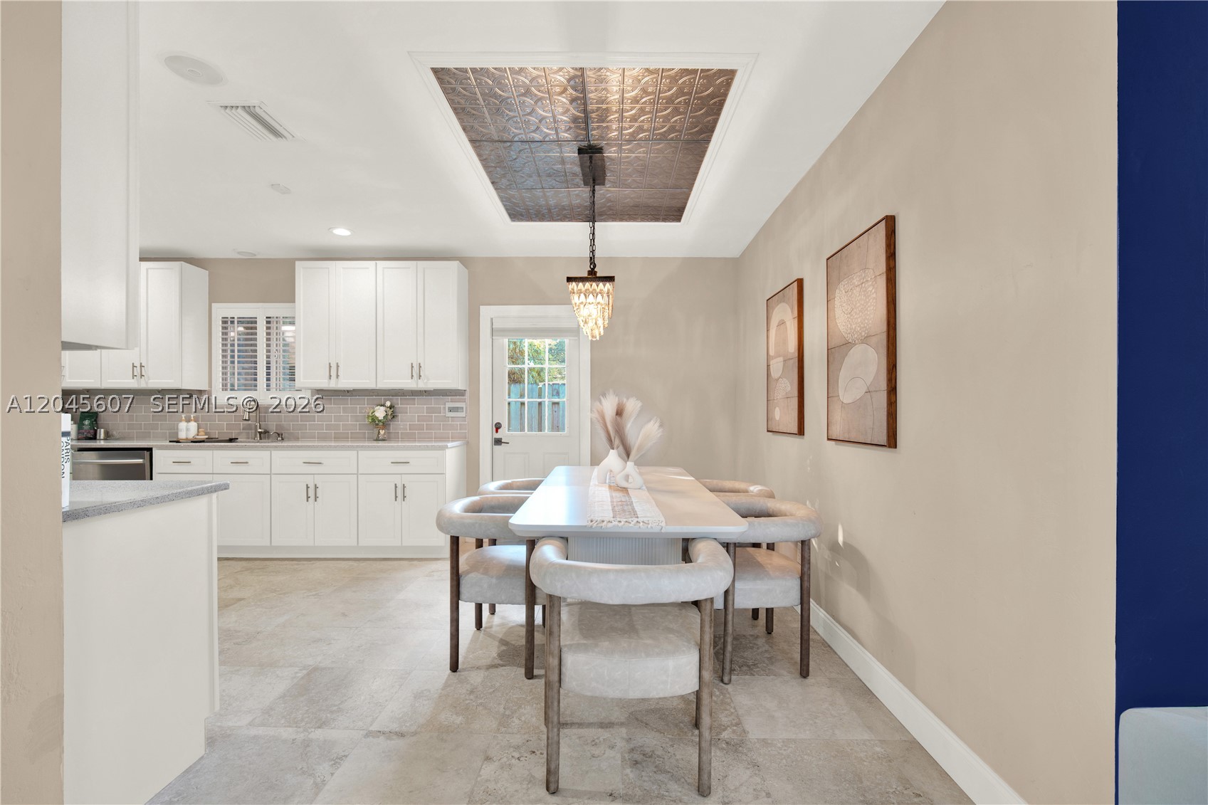 SHERWOOD FOREST - Residential