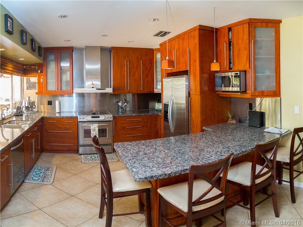 Emerald Hills 68-26 B - Residential