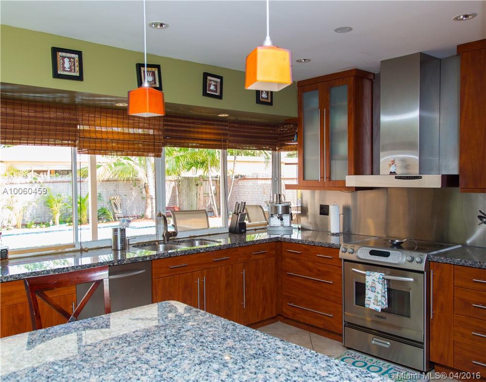 Emerald Hills 68-26 B - Residential