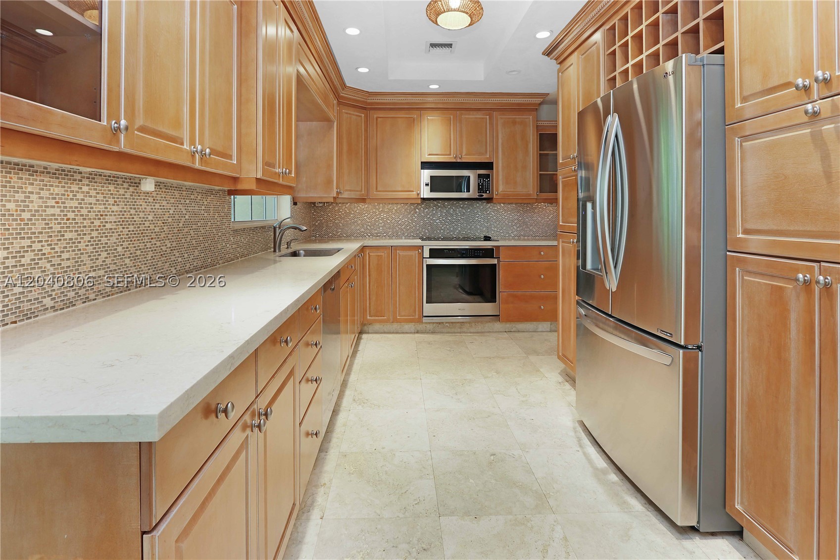 HOLLYWOOD LAKES SECTION - Residential