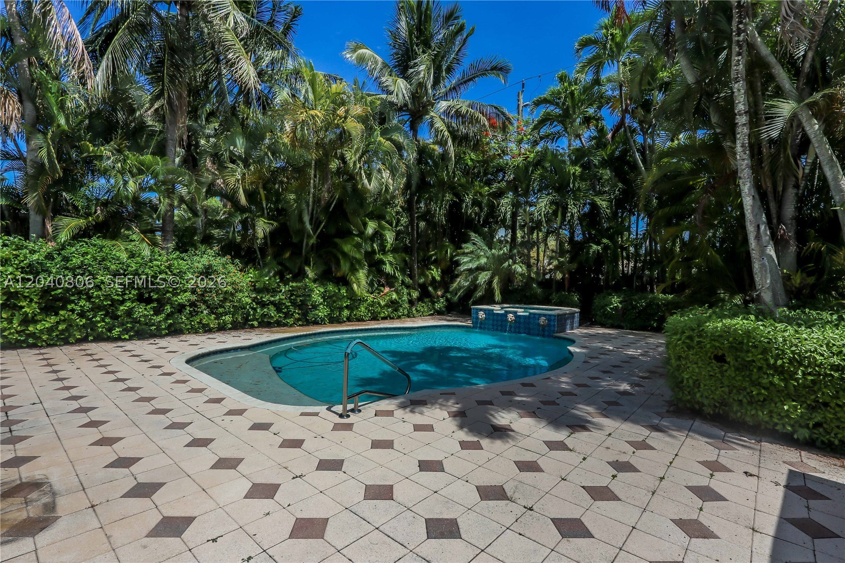HOLLYWOOD LAKES SECTION - Residential