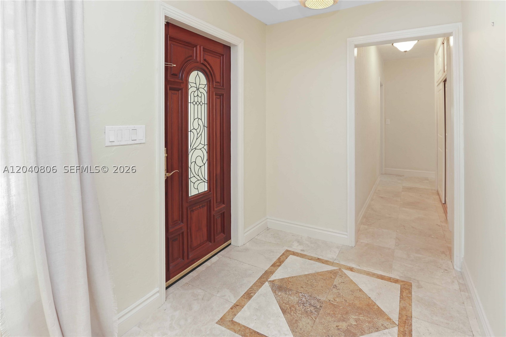 HOLLYWOOD LAKES SECTION - Residential