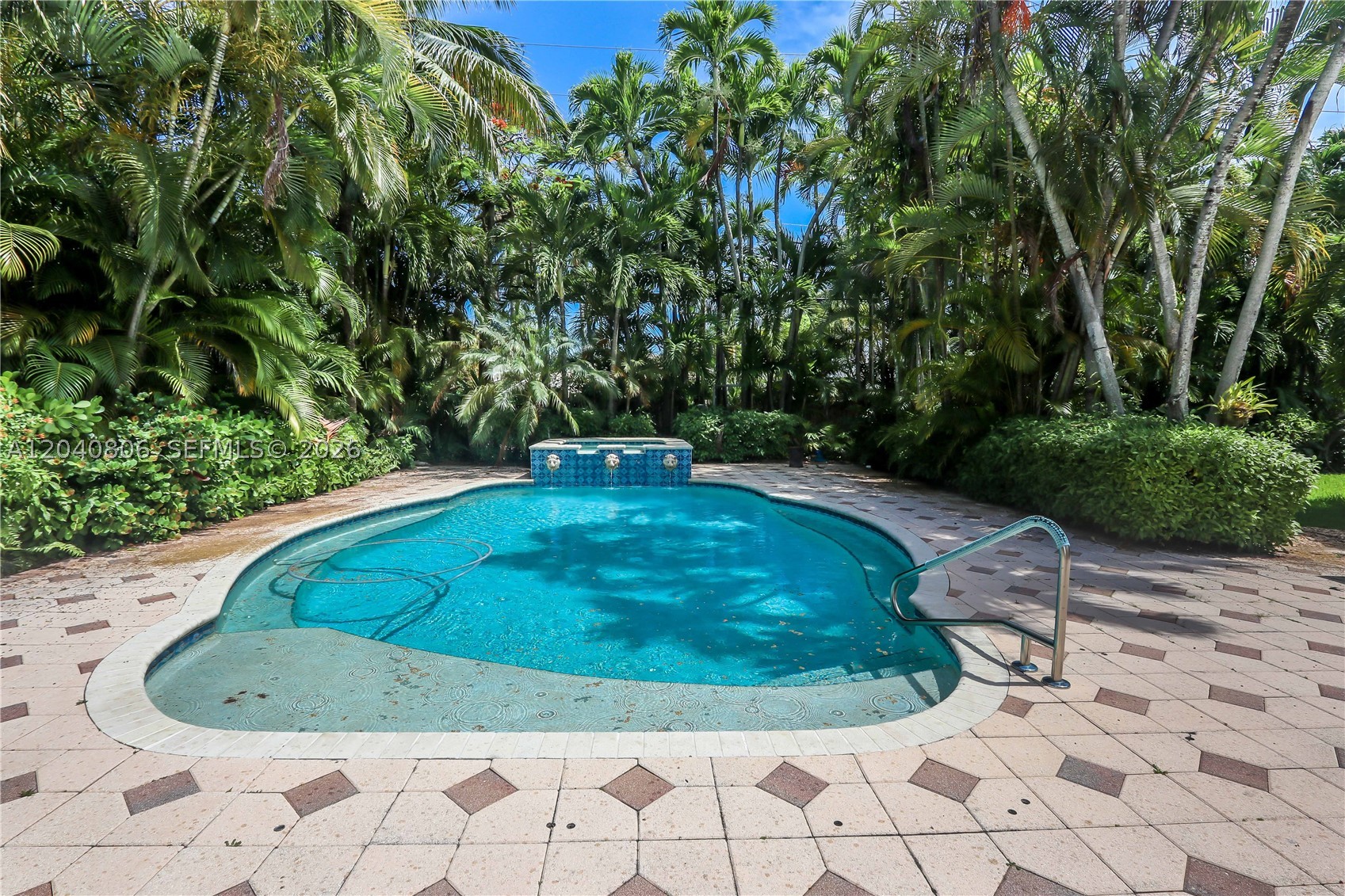 HOLLYWOOD LAKES SECTION - Residential