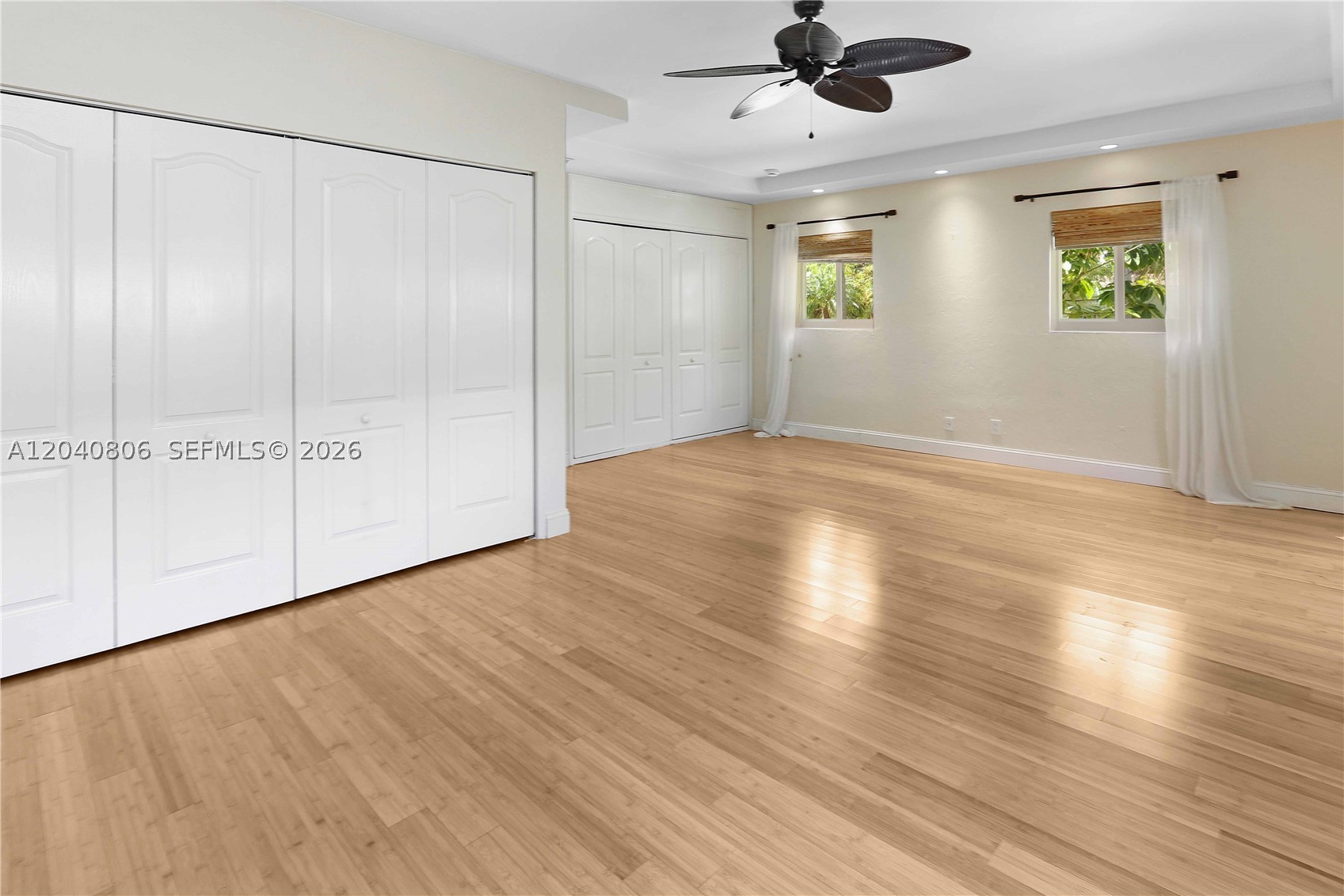 HOLLYWOOD LAKES SECTION - Residential