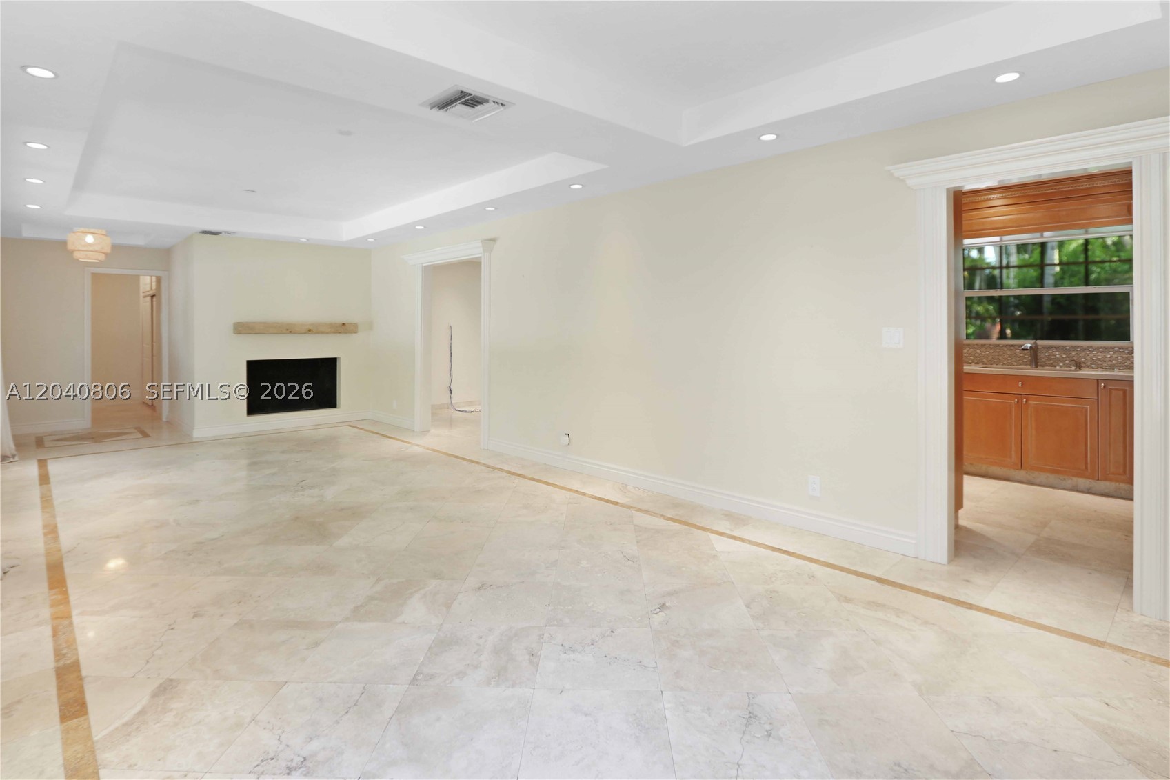 HOLLYWOOD LAKES SECTION - Residential