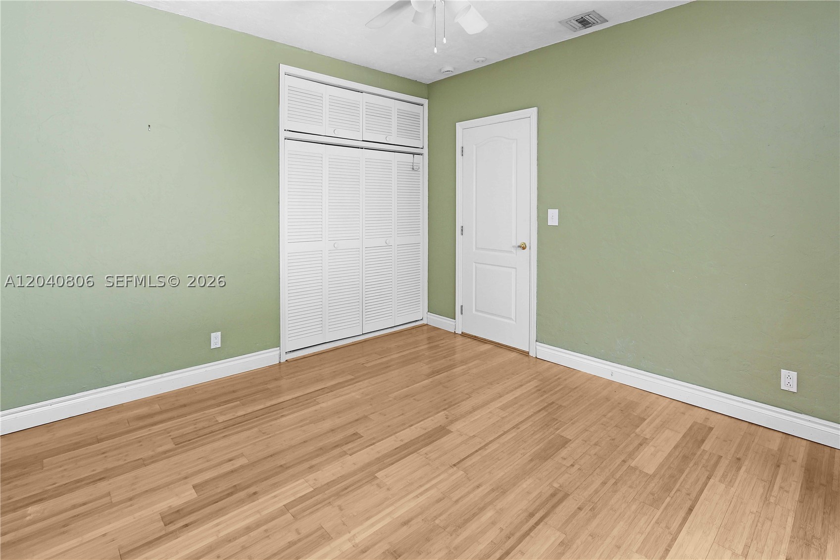 HOLLYWOOD LAKES SECTION - Residential
