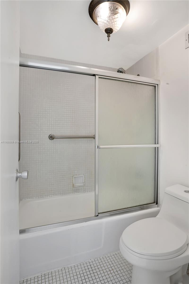 THE DECOPLAGE CONDO - Residential