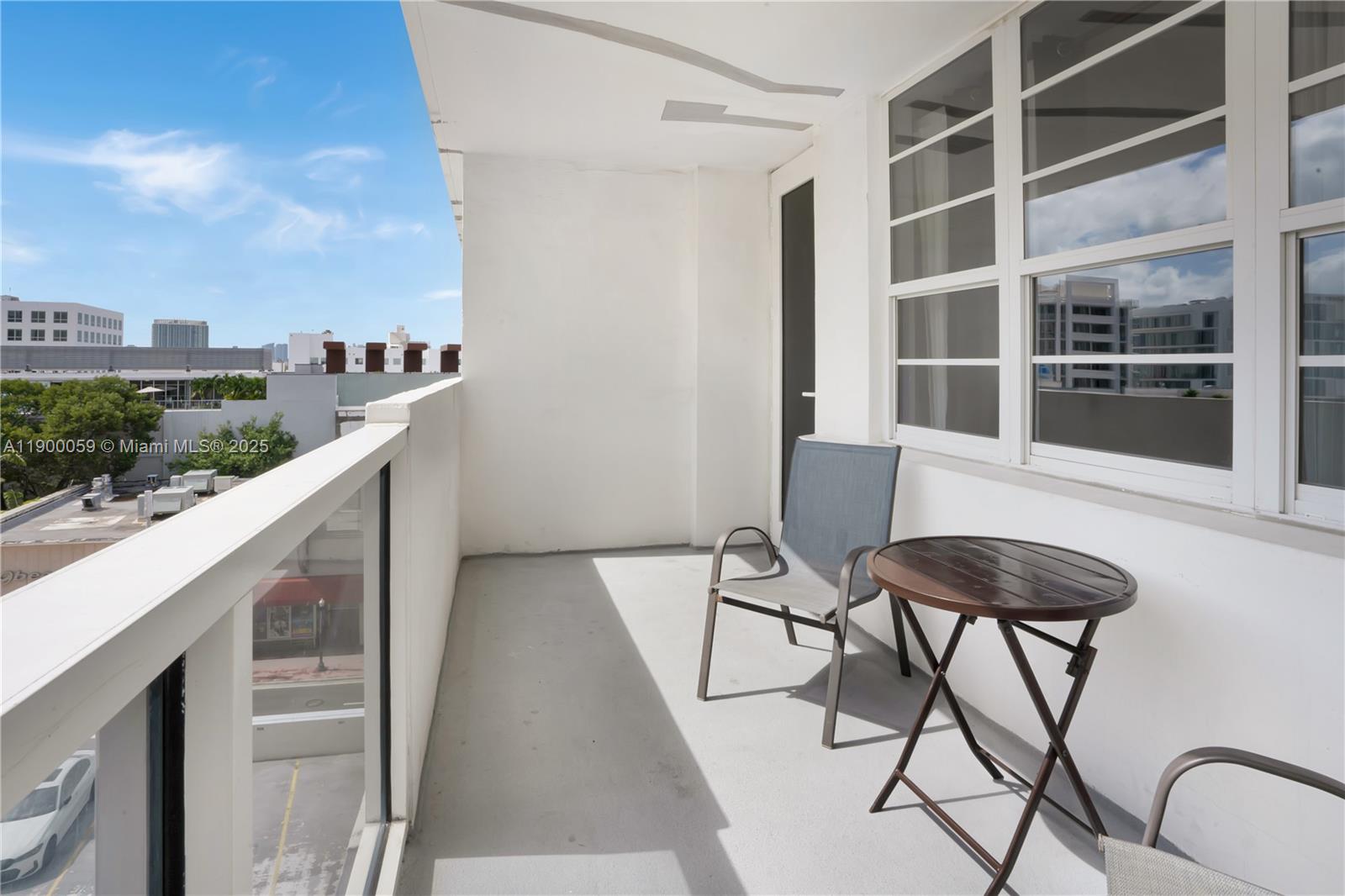 THE DECOPLAGE CONDO - Residential