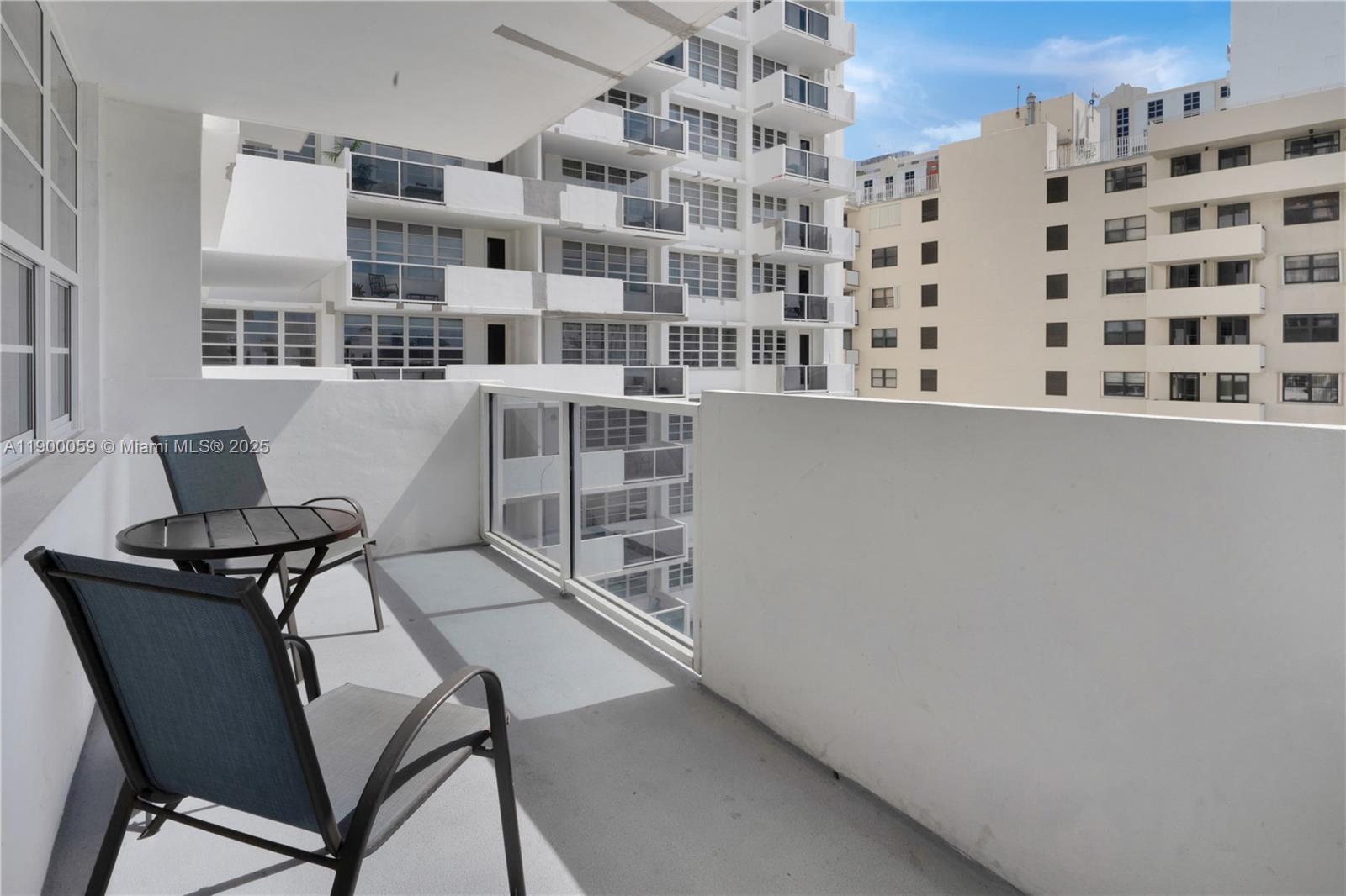 THE DECOPLAGE CONDO - Residential