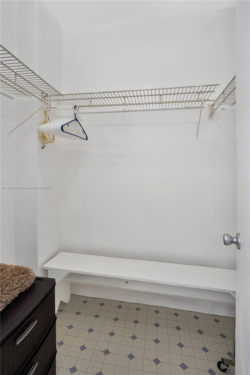 THE DECOPLAGE CONDO - Residential