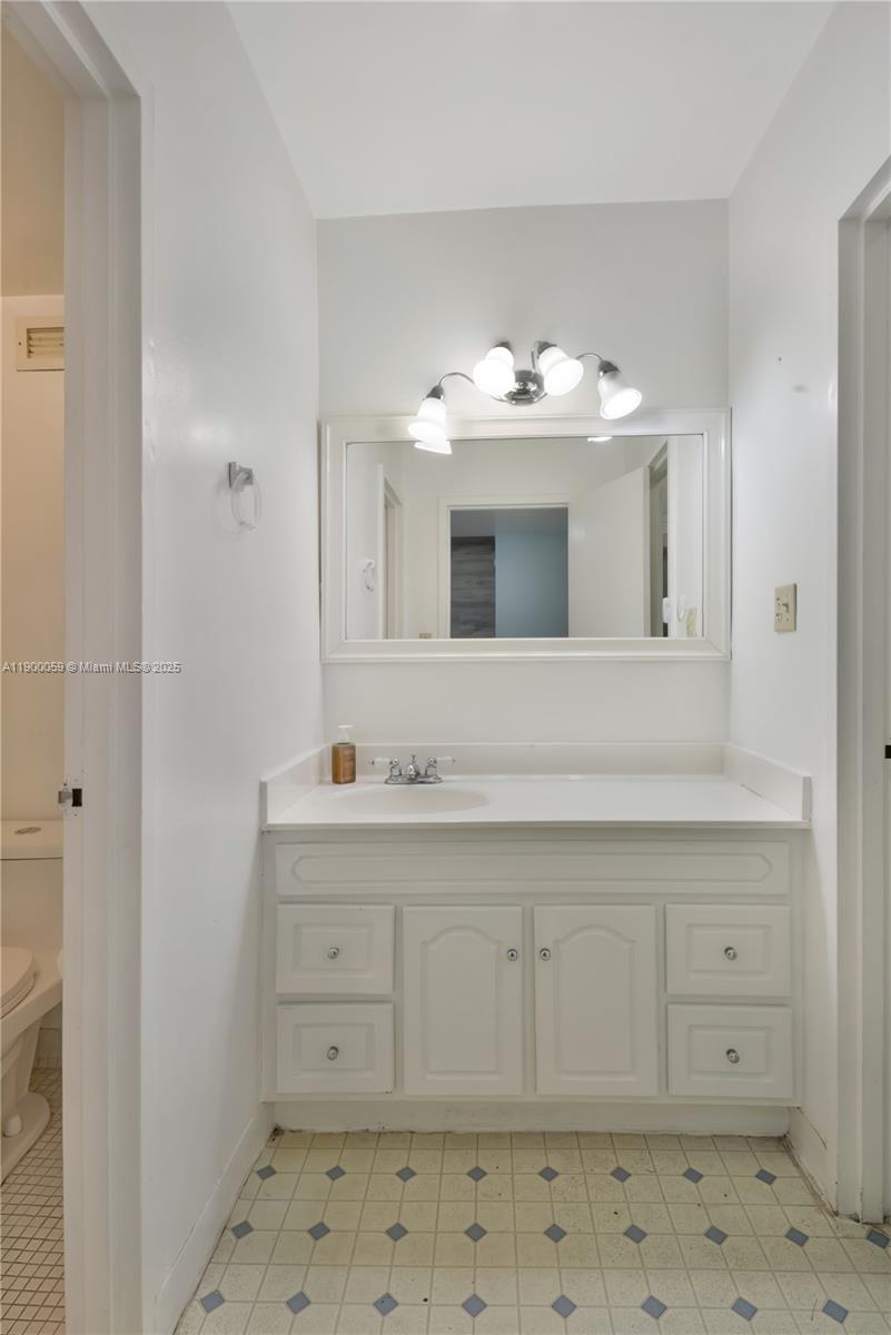 THE DECOPLAGE CONDO - Residential